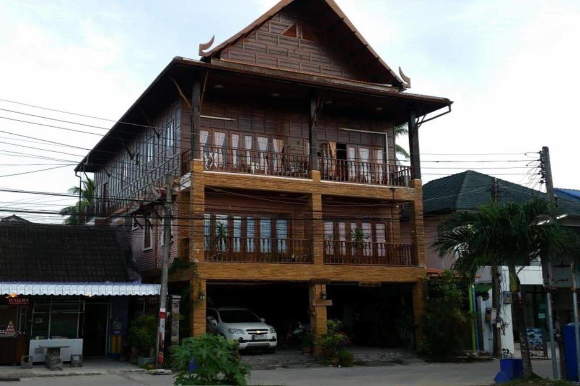 Beau And Blonde House Kamala Hotel ภายนอก รูปภาพ