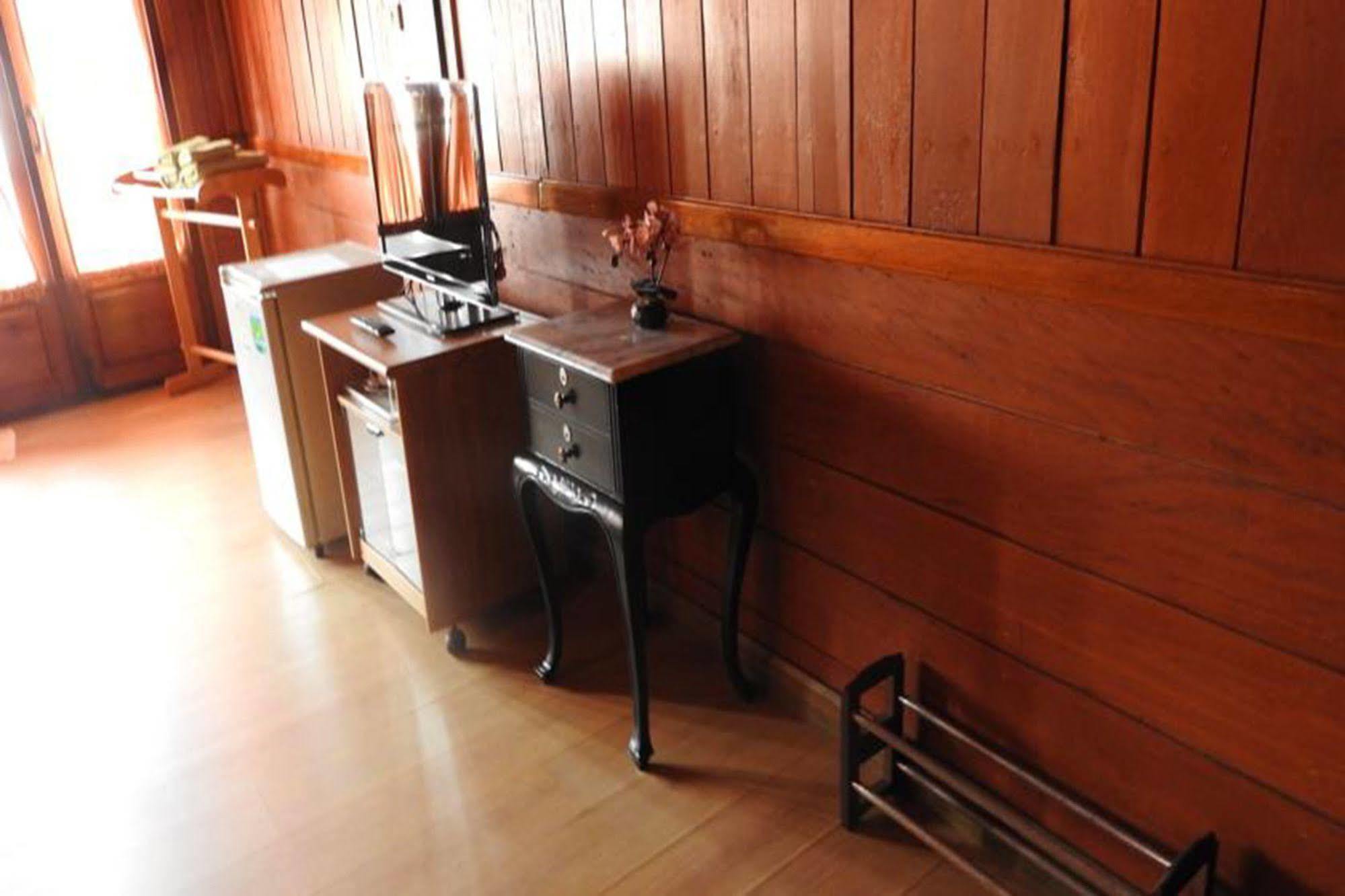 Beau And Blonde House Kamala Hotel ภายนอก รูปภาพ